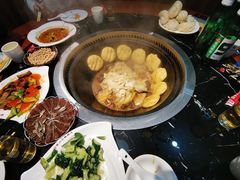 -袁小二大东北铁锅炖(吉祥村总部)