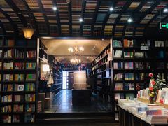 -钟书阁(松江泰晤士小镇店)