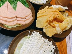 -锅来乐地锅鸡(安亭店)