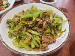-湖南人家湘菜馆(镇江路店)