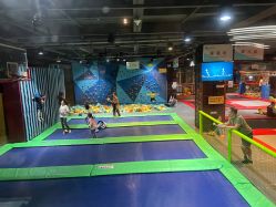 -反弹蹦床公园·运动乐园·团建·亲子派对(深圳观澜湖店)