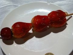 王子百货买的草莓糖葫芦，呵呵，没吃完~-申宴酒楼(王子百货店)