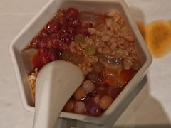 -江城小馆陕南妈妈菜·全球旅行餐厅(钟楼店)