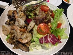 烤虾仁蘑菇色拉-TAMATI(巴黎贝甜韩式西餐厅店)