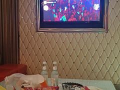 -GAGA主题量贩式KTV平价店(工大店)