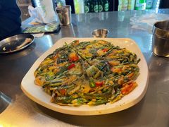 海鲜葱饼-富乐满韩国正宗炸鸡韩国料理(虹泉路店)