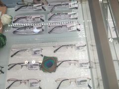 -宝岛眼镜(群光广场店)
