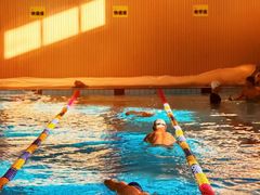 -鲸灵公元游泳中心
