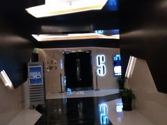 -英皇UA电影城(虹桥天地店)