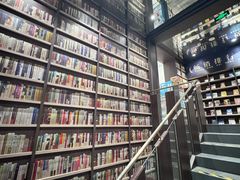 -钟书阁(群光广场店)