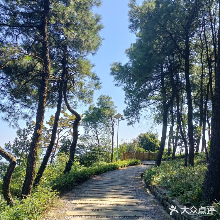 玉峰山临崖步道