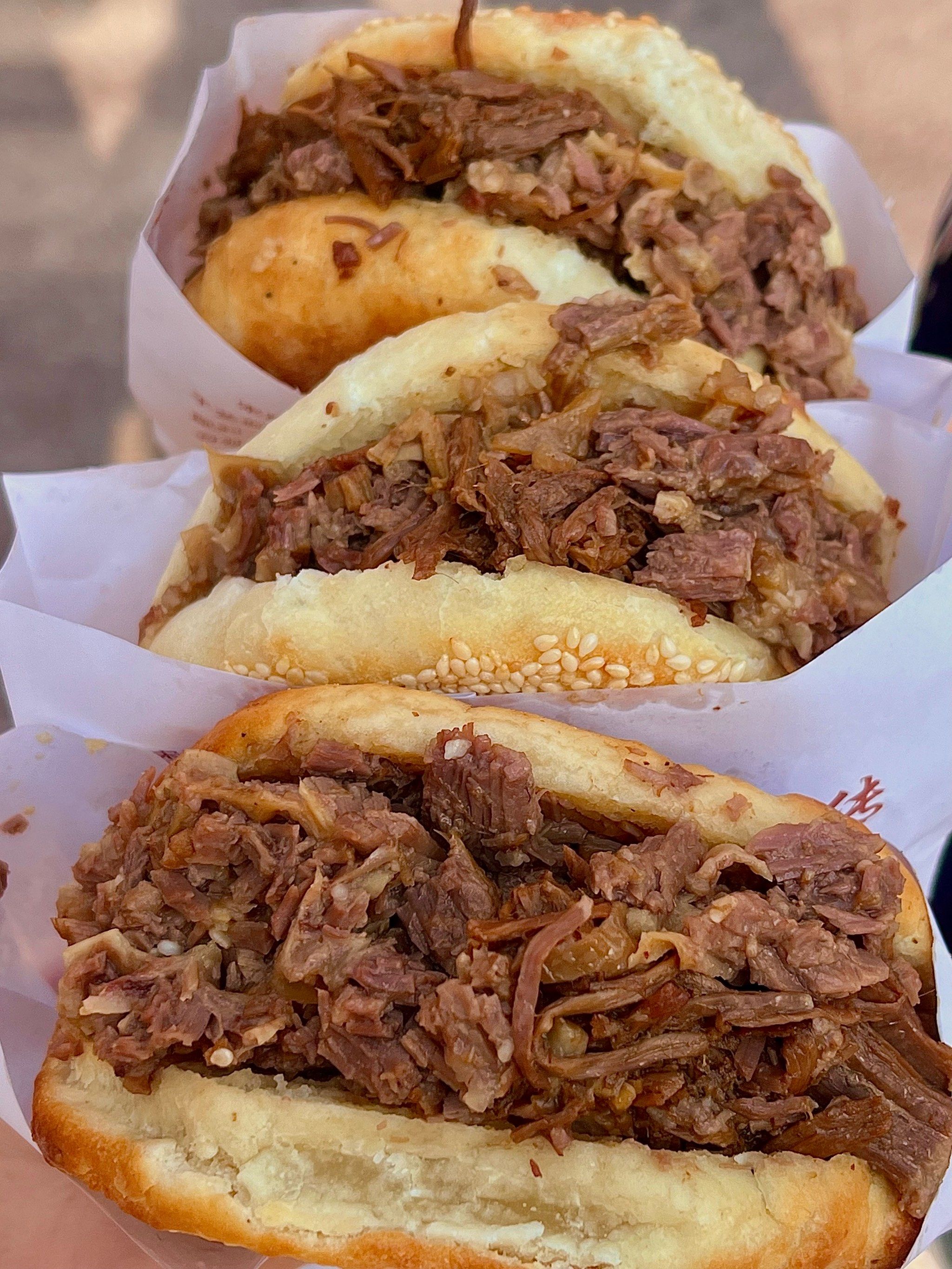 任何人没吃过这家的牛肉烧饼!我都会伤心