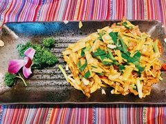 -香巴拉云南餐厅(华莱坞店)