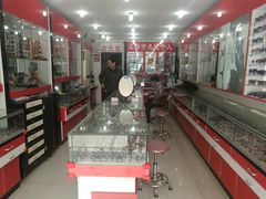 -朱师傅眼镜·蔡司·依视路·尼康(市先进店)