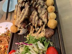 香煎梅花肉配烤小土豆-四小姐的店(王府井店)