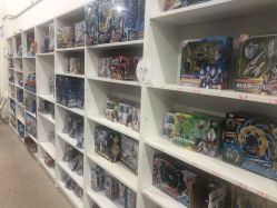 -逝水玩具折扣店