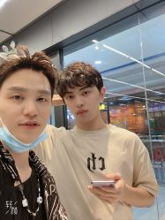 -藤野造型烫染·漂发