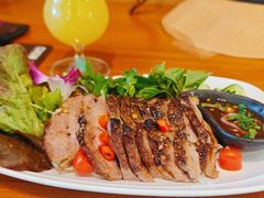-Chom Cafe and Restaurant
