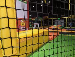 -蹦蹦跳跳(新奥购物中心店)