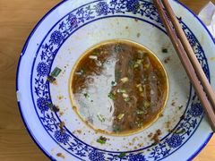 -渝之汇牛肉豌杂面