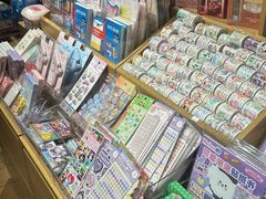 -九木杂物社(新奥购物中心店)