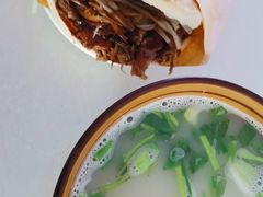 -烤鸭肉夹馍鸭汤店