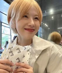 -摩度造型·烫发染发接发