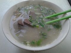 鸭血鸭肉鲜汤-烤鸭肉夹馍鸭汤店
