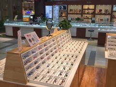 -MiRi眼镜连锁·蔡司·尼康控优点合作店(莘庄店)