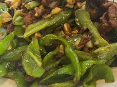 -阿瓦山寨·湘菜现炒·剁椒鱼头王(咸阳总店)