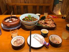 -老滇山寨•云南特色菜•地方菜•民族风情歌舞表演(金碧店)