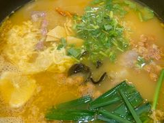 -花馬肆.云南过桥米线(汉神购物广场现场熬汤店)