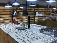 -罗伯特眼镜·蔡司官方授权(罗湖国贸店)