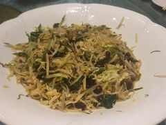 -老码头黑皮肘子锅包肉(赣水路店)