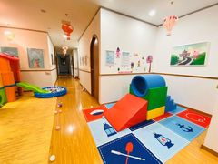 -抱抱熊托育中心(大悦城店)