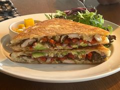 -ROAST coffee & eatery