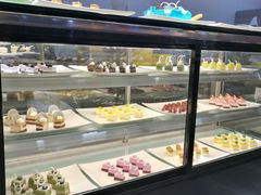 面包甜点陈列柜-九寸花汀海鲜烤肉自助(中东迪克店)