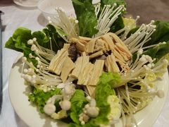 -霄汉牛三鲜湖北砂锅菜(万松园2店)