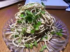 香椿苗拌豆腐丝-谢蟹浓·肉蟹煲(新奥店)