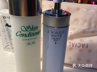 在官网上买的，吸引我的是它里面含有很多个赠品