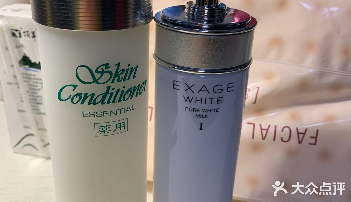 在官网上买的,吸引我的是它里面含有很多个赠品