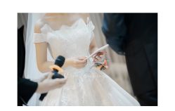 点击看大图 -GRACE KELLY婚纱与礼服(北京店)