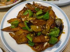 地三鲜-东北哈尔滨酱骨头馆房掌柜铁锅炖