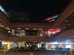 -瑞虹新天地月亮湾