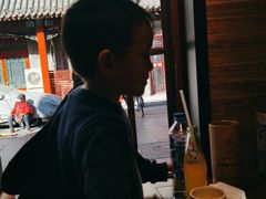 靠窗位-管氏翅吧(护国寺店)