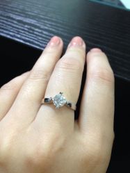 -威德钻石-克拉钻大本营(南京东路店)