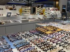 -宏宇眼镜蔡司依视路折扣店(兆佳眼镜城店)