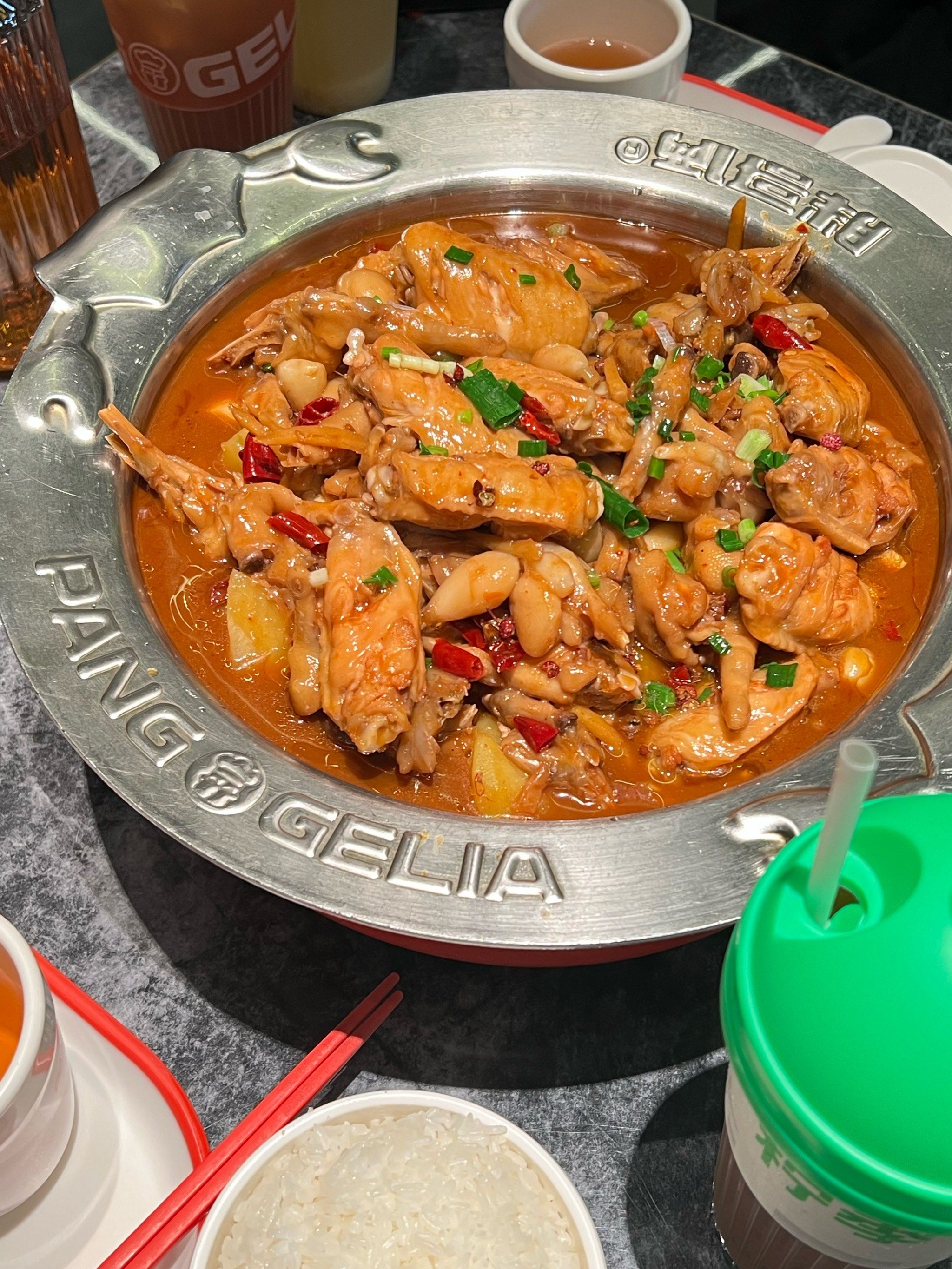万达胖哥俩肉蟹煲