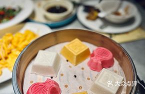 Glutinous Rice Hand-Pressed Cake