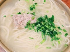 猪肘汤面-亮亮面馆(经六路店)